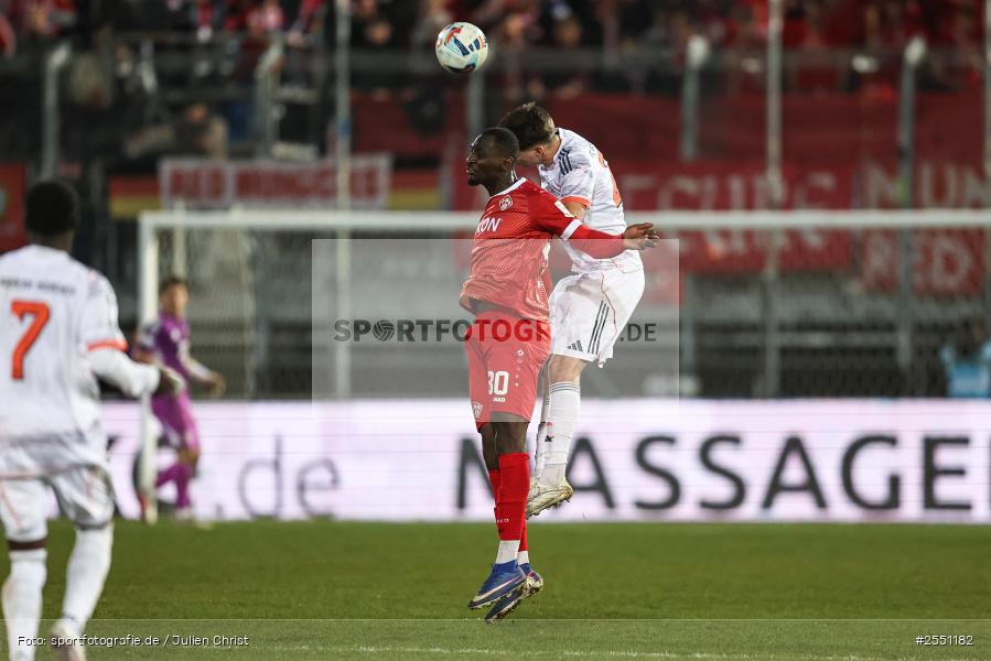 sport, Würzburg, Regionalliga Bayern, Fussball, FC Würzburger Kickers, FC Bayern München II, BFV, AKON Arena, 28. Spieltag, 10.04.2026 - Bild-ID: 2551182