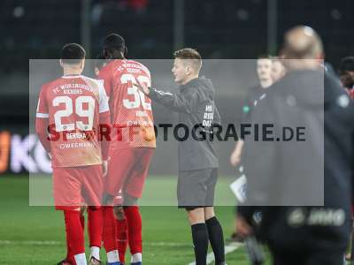 Fotos von FC Würzburger Kickers - FC Bayern München II auf sportfotografie.de