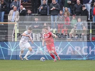 Fotos von FC Würzburger Kickers - FC Bayern München II auf sportfotografie.de