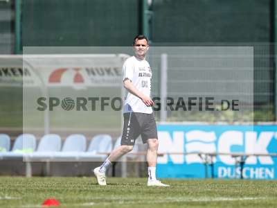 Fotos von FC Bayern Alzenau - SV Sandhausen auf sportfotografie.de