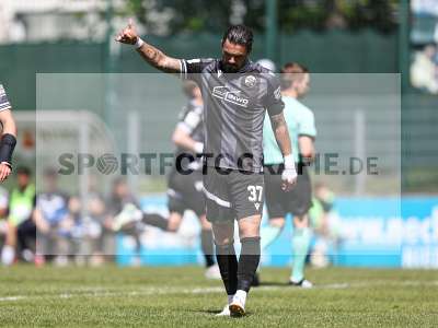 Fotos von FC Bayern Alzenau - SV Sandhausen auf sportfotografie.de