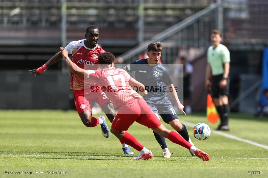 sport, Würzburg, SpVgg Unterhaching, Regionalliga Bayern, Fussball, FC Würzburger Kickers, BFV, AKON Arena, 33. Spieltag, 09.05.2026 - Bild-ID: 2557512