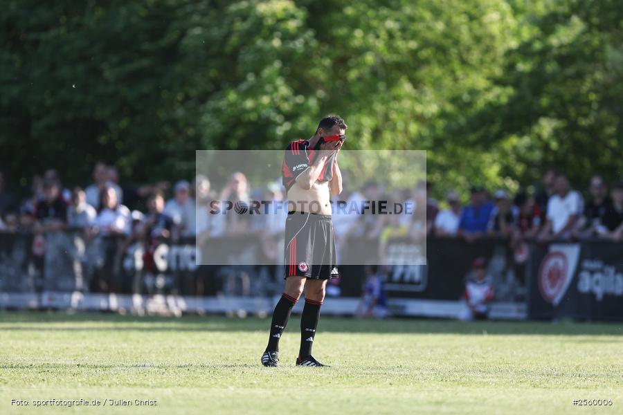 Sportgelände, Himmelstadt, 29.05.2026, sport, Fussball, Eintracht in der Region, Eintracht Frankfurt Traditionsmannschaft, TSV Himmelstadt - Bild-ID: 2560006