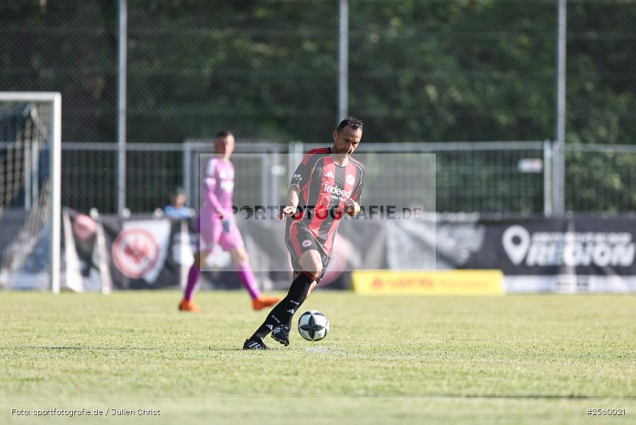 Sportgelände, Himmelstadt, 29.05.2026, sport, Fussball, Eintracht in der Region, Eintracht Frankfurt Traditionsmannschaft, TSV Himmelstadt - Bild-ID: 2560021
