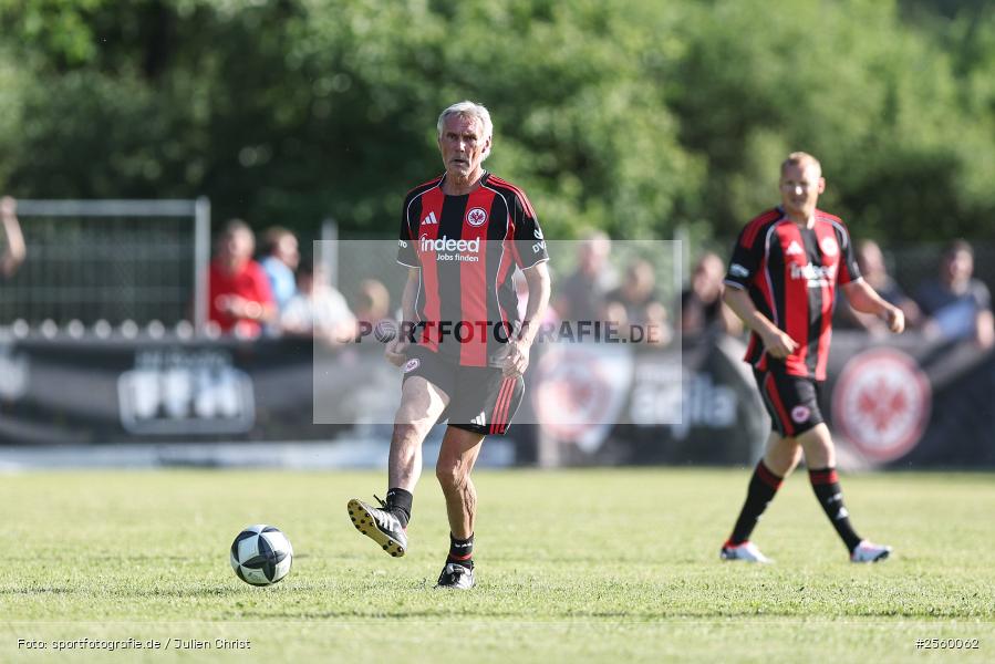 Sportgelände, Himmelstadt, 29.05.2026, sport, Fussball, Eintracht in der Region, Eintracht Frankfurt Traditionsmannschaft, TSV Himmelstadt - Bild-ID: 2560062