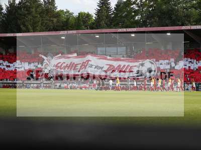 Fotos von FC Würzburger Kickers - 1. FC Lokomotive Leipzig auf sportfotografie.de