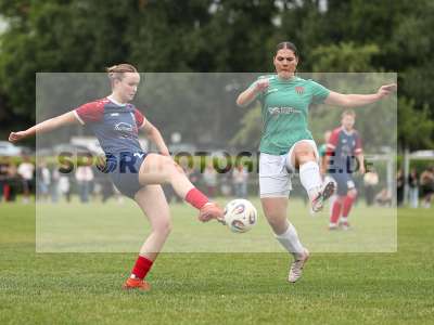 Fotos von FFC Adelsberg-Karsbach - 1. FC Schweinfurt auf sportfotografie.de