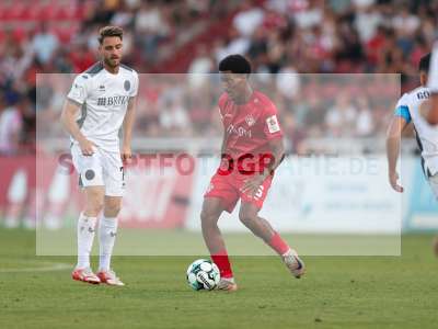 Fotos von FC Würzburger Kickers - SV Wehen Wiesbaden auf sportfotografie.de