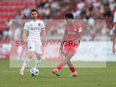 Fotos von FC Würzburger Kickers - SV Wehen Wiesbaden auf sportfotografie.de