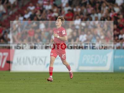 Fotos von FC Würzburger Kickers - SV Wehen Wiesbaden auf sportfotografie.de