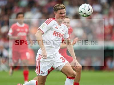 Fotos von FC Würzburger Kickers - 1. FC Köln auf sportfotografie.de