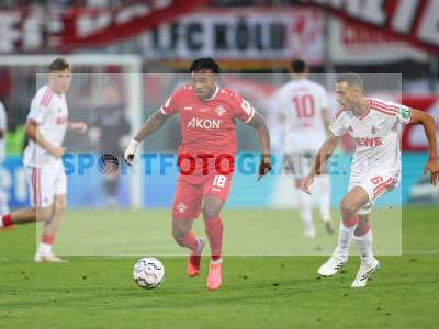 Fotos von FC Würzburger Kickers - 1. FC Köln auf sportfotografie.de