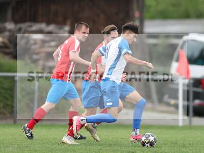 Fotos von FC Wiesenfeld-Halsbach - (SG 1) FC Karsbach auf sportfotografie.de